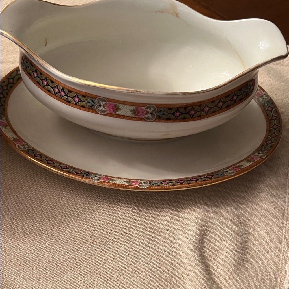 White Dinner Plate - Picture 4 of 10